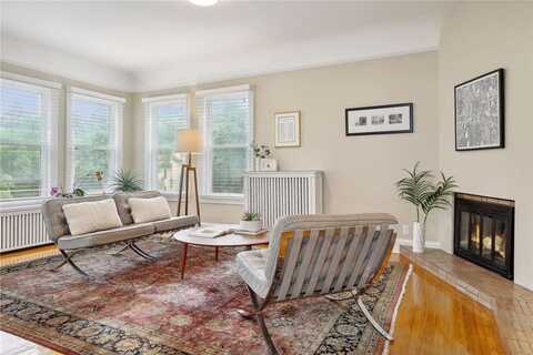 1724 Dupont Avenue S, Minneapolis, MN 55403