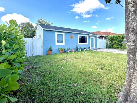 946 Mcintosh Street, West Palm Beach, FL 33405