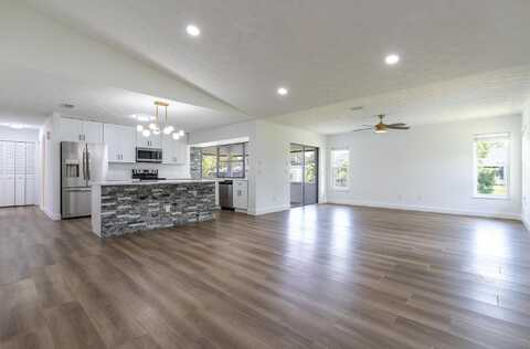 2381 SE Aneci Street, Port Saint Lucie, FL 34984