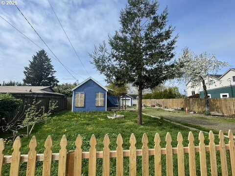 5277 NE 75TH AVE, Portland, OR 97218