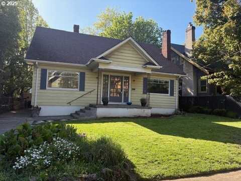 2747 NE 11TH AVE, Portland, OR 97212