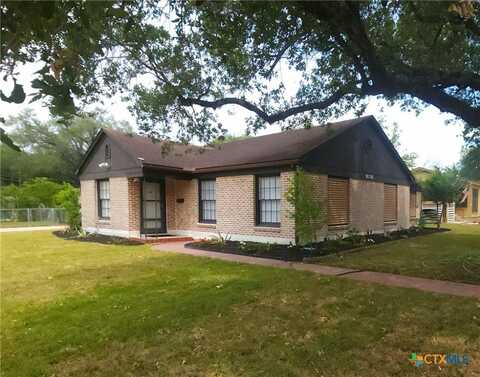 1802 E Virginia Avenue, Victoria, TX 77901