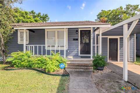 1805 E. Crestwood Drive, Victoria, TX 77901
