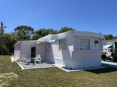 69 SUNCREST LN., North Fort Myers, FL 33903