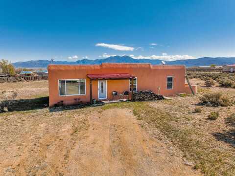 99 Romero W, Ranchos de Taos, NM 87557