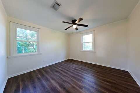1206 McArthur Dr, Valdosta, GA 31601
