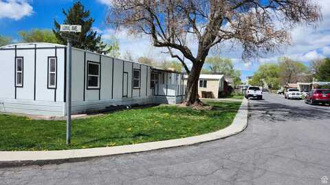 54 W LOYAL S, Sandy, UT 84070