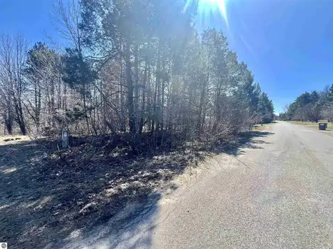 6412 APPLEWOOD LANE, WILLIAMSBURG, MI 49690