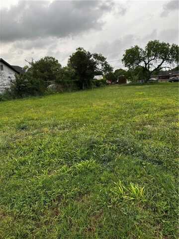 410 W Huisache Avenue, Kingsville, TX 78363