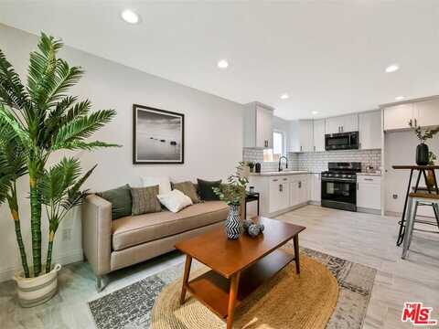 3057 Vineyard Ave, Los Angeles, CA 90016