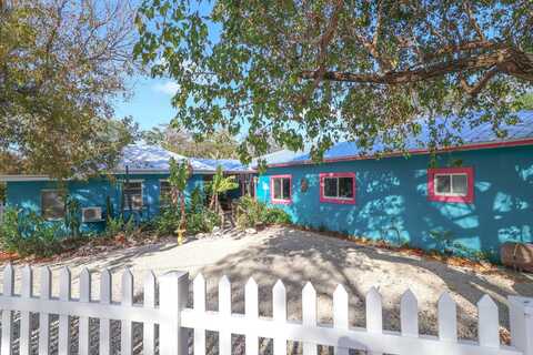 129 Lazy Lane, Key Largo, FL 33037