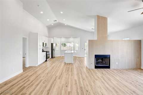 689 Hitchen Post Drive, Henderson, NV 89011