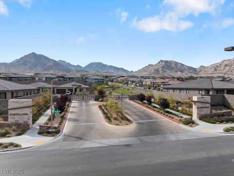 127 Medianoche Street, Las Vegas, NV 89138