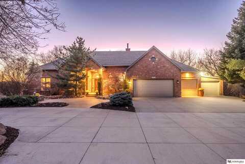 1227 Pinewood Drive, Blair, NE 68008