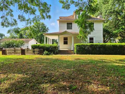 2204 Gleghorn St, West Plains, MO 65775