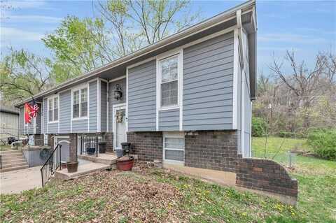 5824 NW Walnut Court, Parkville, MO 64152