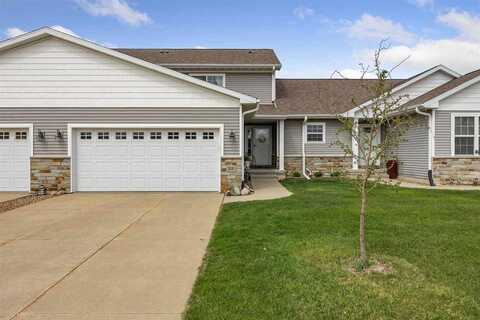 3680 Quail Trail Dr, Marion, IA 52302