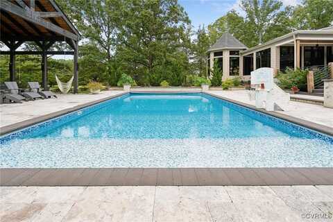 1554 Oak Grove Dr, Manakin Sabot, VA 23103