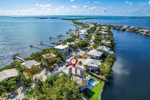 32 N Bounty Ln, Key Largo, FL 33037