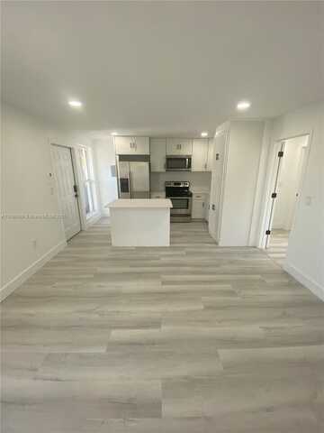 3071 SW 27th Ave, Miami, FL 33133