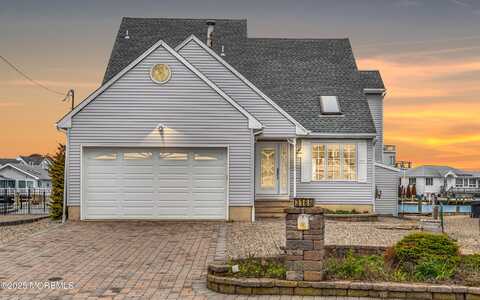 3166 Windsor Avenue, Toms River, NJ 08753