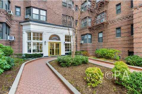69-40 yellowston, Forest Hills, NY 11375