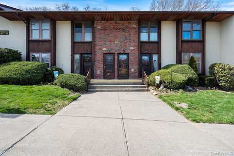 10 Sycamore Court, Selden, NY 11784