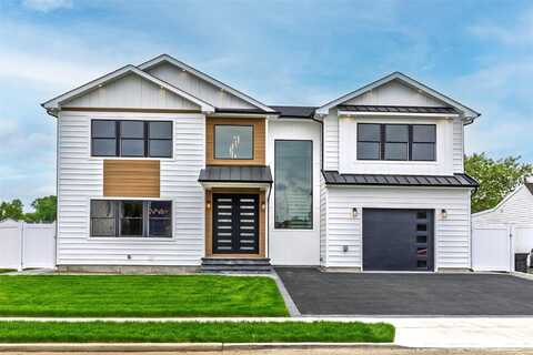 100 Friends Lane, Westbury, NY 11590