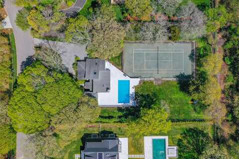 22 White Oak Lane, Southampton, NY 11968