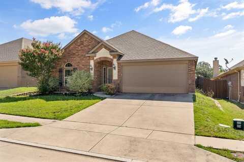 8613 Vista Royale Drive, Fort Worth, TX 76108