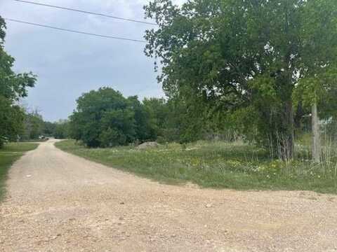 160 2nd Street, Walnut Springs, TX 76690