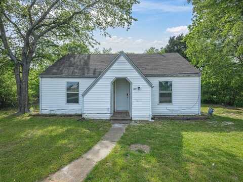 107 N Stadium Drive, Alvord, TX 76225