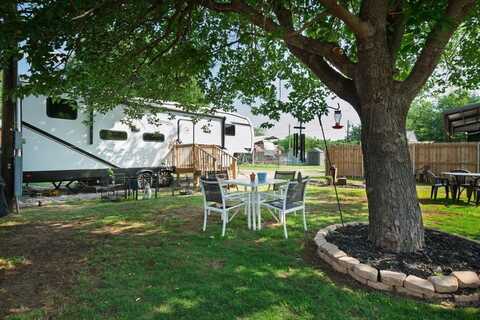 3801 Yaqui Trail, Granbury, TX 76048