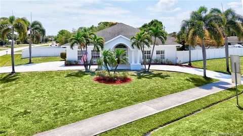 2206 SE Adobe Street, Port Saint Lucie, FL 34952