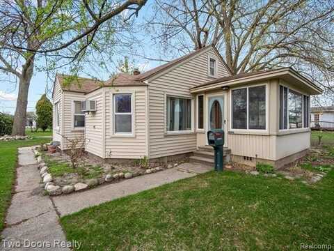 19165 FLORIAN Street, Roseville, MI 48066