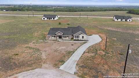 104 HIDDEN PATH, Floresville, TX 78114