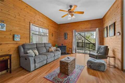 2080 E Van Buren, Eureka Springs, AR 72632