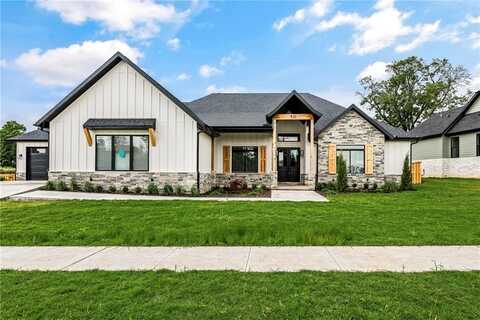 920 Gallatin ST, Bentonville, AR 72712