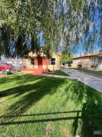 121 L Street, Bakersfield, CA 93304
