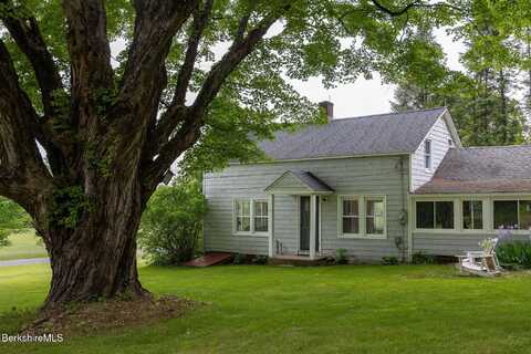 649 Hewins St, Sheffield, MA 01257