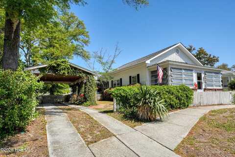 424 W West Street, Southport, NC 28461