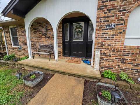 11237 Wildwood Dr, Versailles, MO 65084