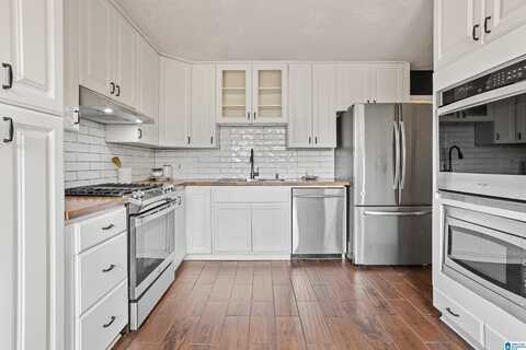 3204 20TH STREET, HUEYTOWN, AL 35023