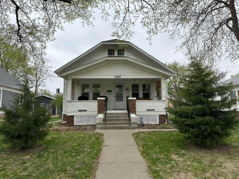 1909 10th Street, Columbus, NE 68601