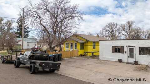 912 PEBRICAN AVE, Cheyenne, WY 82007
