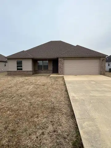 3828 REMINGTON DR., Jonesboro, AR 72404