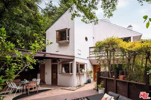 8757 Arlene Ter, Los Angeles, CA 90046