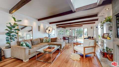 8715 Sunset Plaza Pl, Los Angeles, CA 90069
