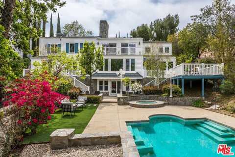 22353 N Summit Ridge Cir, Chatsworth, CA 91311