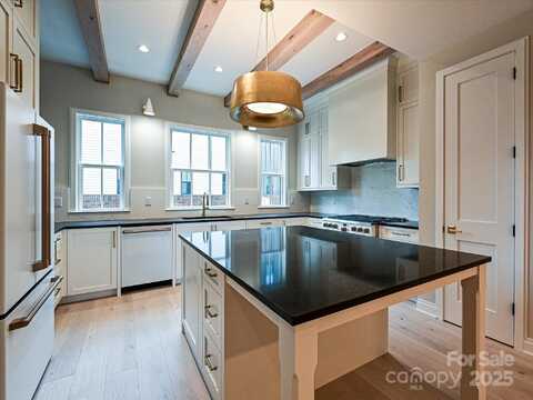 4121 Selwyn Walk Court, Charlotte, NC 28209